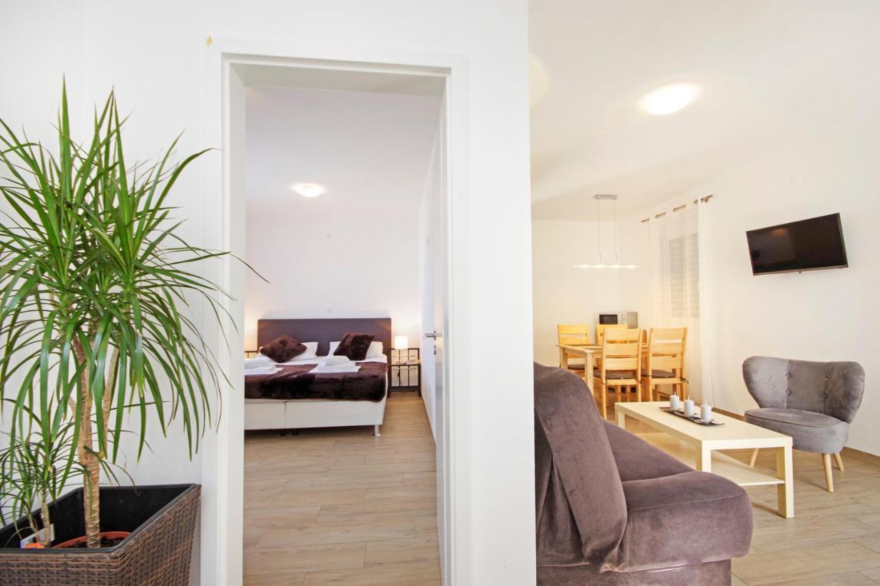 Apartment Laura Privlaka  Bagian luar foto