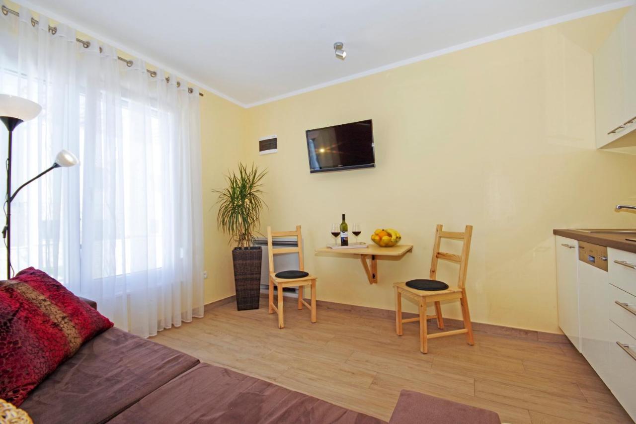 Apartment Laura Privlaka  Bagian luar foto